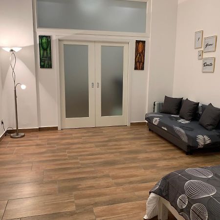 I Gironi Di Dante Apartment Наполи Екстериор снимка