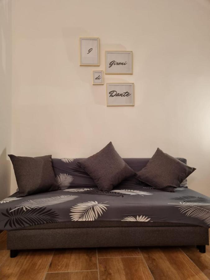 I Gironi Di Dante Apartment Наполи Екстериор снимка