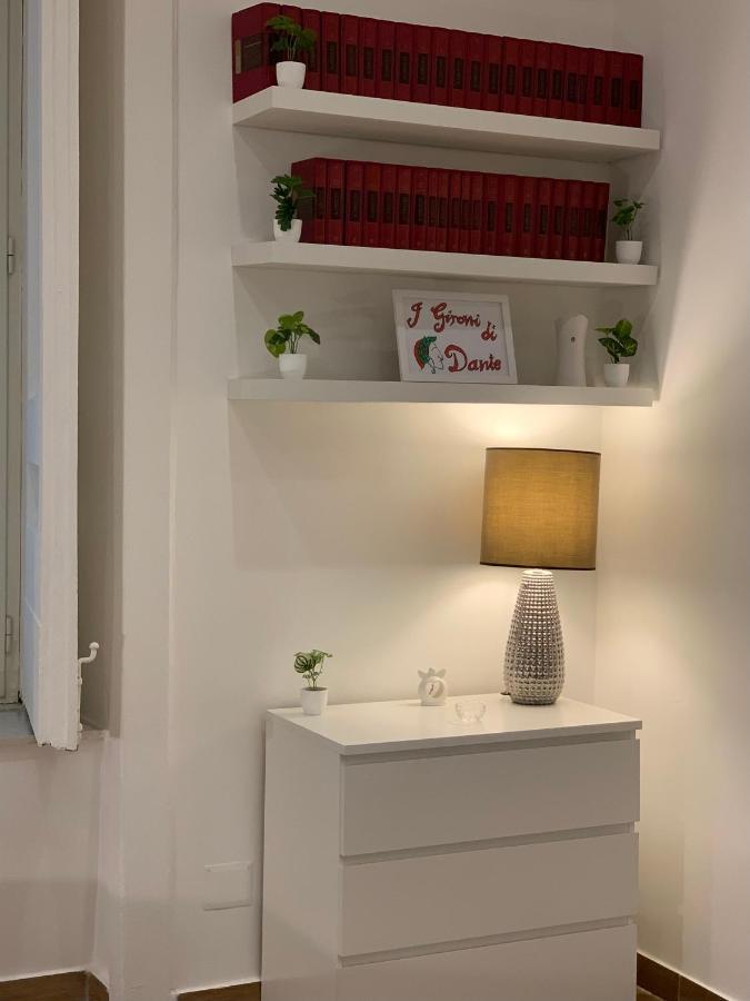 I Gironi Di Dante Apartment Наполи Екстериор снимка